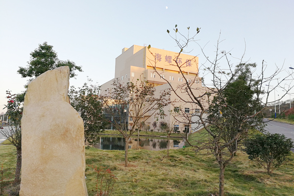 <a href='http://m.wj8vip.cn/products/102-1.html' target='1' style='font-size:18px; font-weight:bold; color:#000000;'>校園浮雕</a>