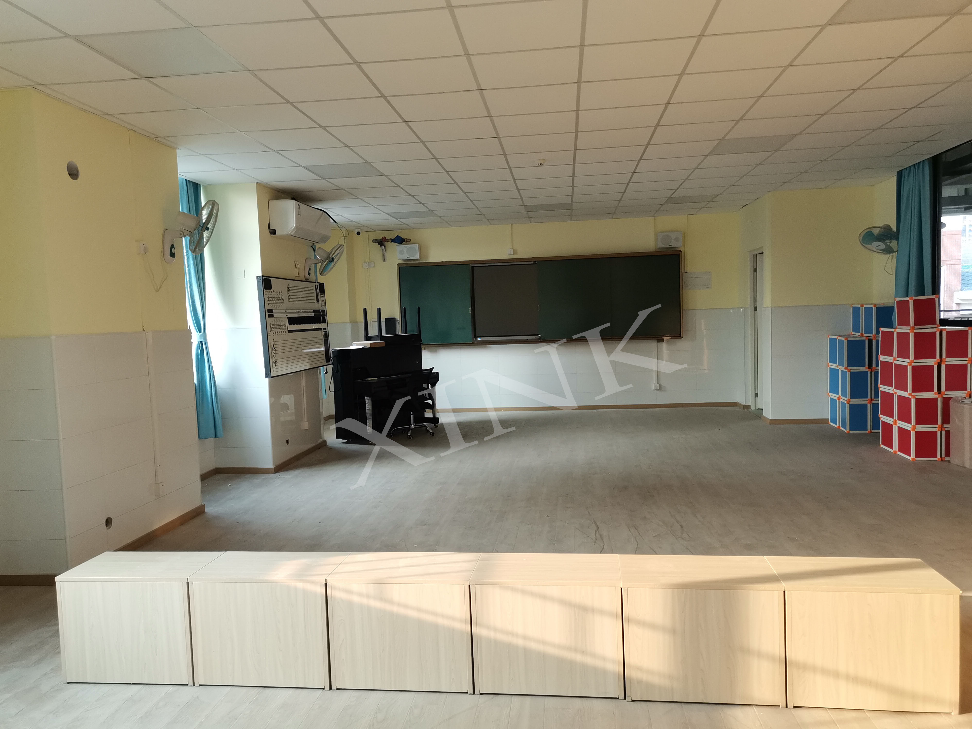 音樂<a href='http://m.wj8vip.cn/chanpin/59-1.html' target='1' style='font-size:18px; font-weight:bold; color:#000000;'>舞蹈室</a>