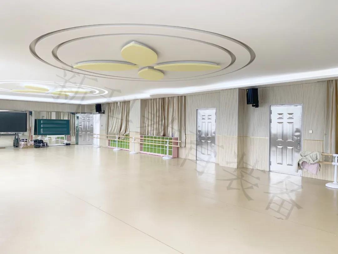 <a href='http://m.wj8vip.cn/chanpin/59-1.html' target='1' style='font-size:18px; font-weight:bold; color:#000000;'>舞蹈室</a>