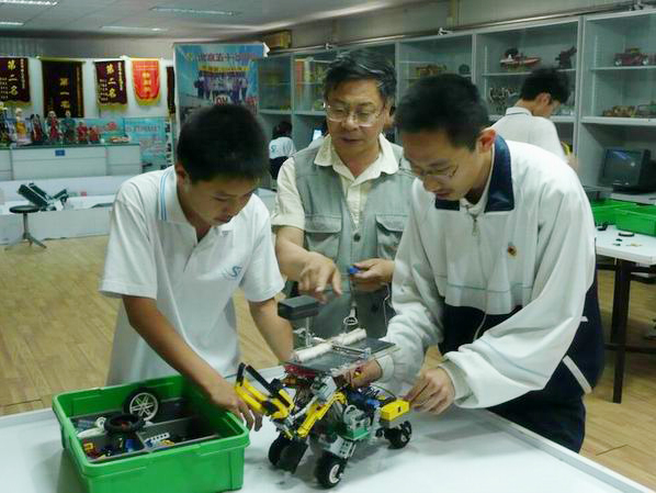 <a href='http://m.wj8vip.cn/chanpin/60-1.html' target='1' style='font-size:18px; font-weight:bold; color:#000000;'>機器人功能室</a>