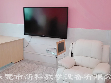 <a href='http://m.wj8vip.cn' target='1' style='font-size:14px; font-weight:bold; color:#0080ff;'>心理咨詢室</a>布置