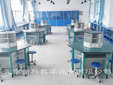 <a href='http://m.wj8vip.cn/chanpin/60-1.html' target='1' style='font-size:18px; font-weight:bold; color:#000000;'>機器人功能室</a>3