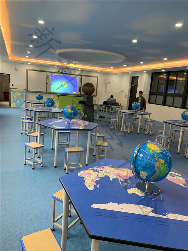 <a href='http://m.wj8vip.cn/chanpinyiji/42-1.html' target='1' style='font-size:14px; font-weight:bold; color:#0080ff;'>地理專用教室</a>